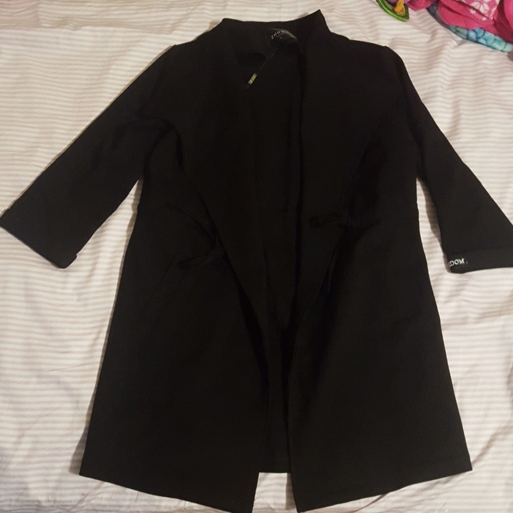 Long black coat with cropped sleeves